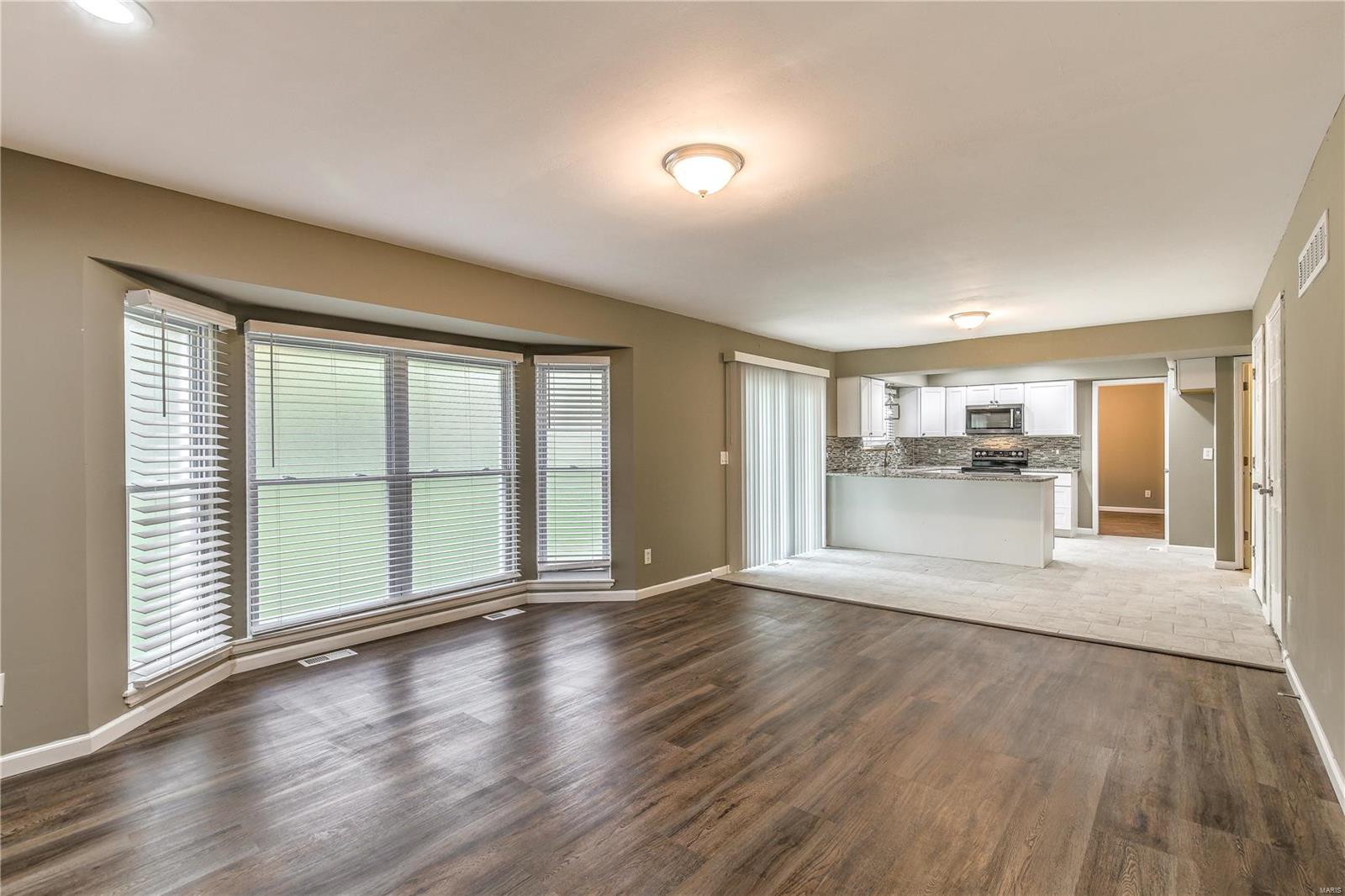 Country Lake Estate - Residential