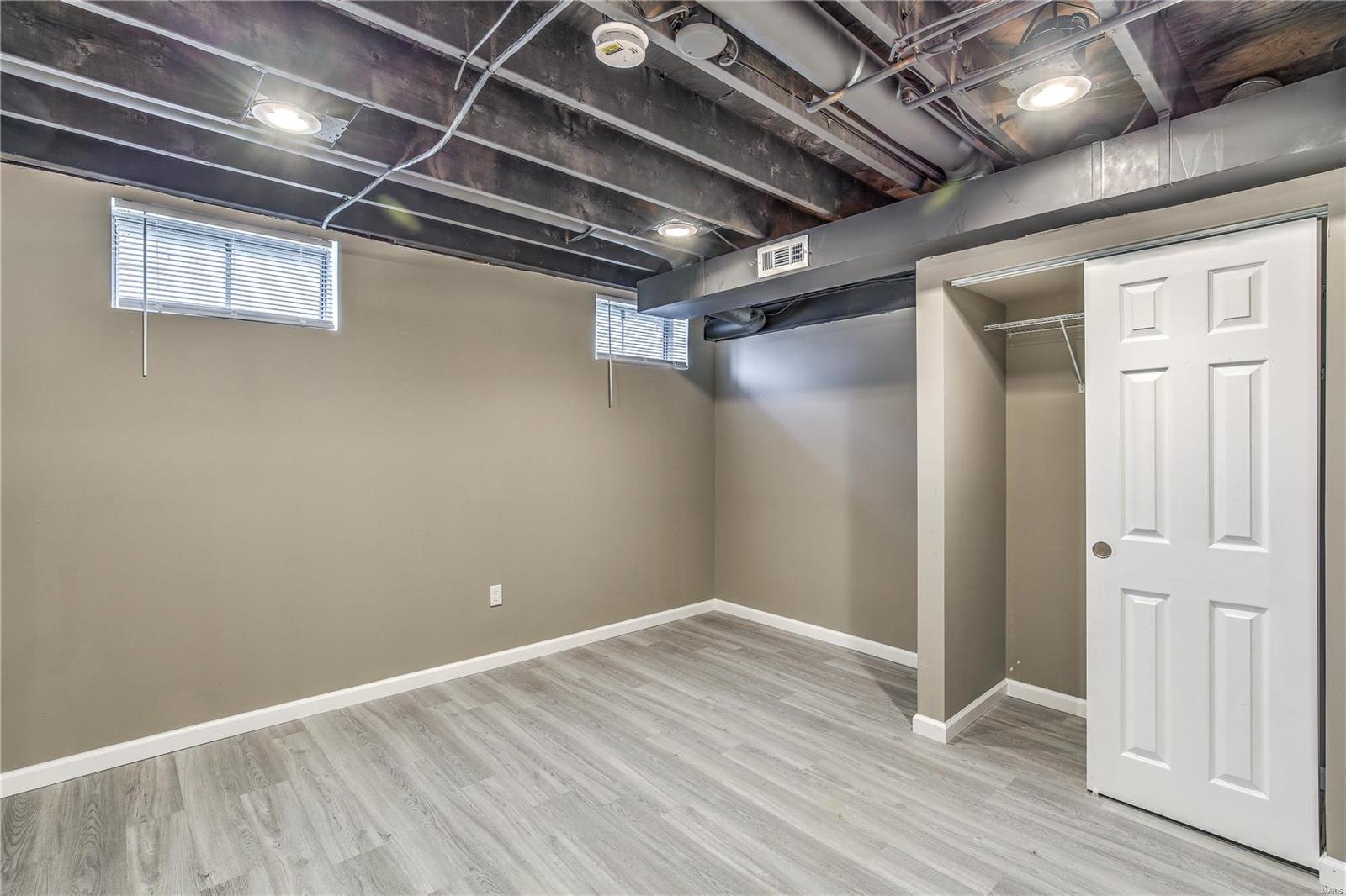 Country Lake Estate - Residential