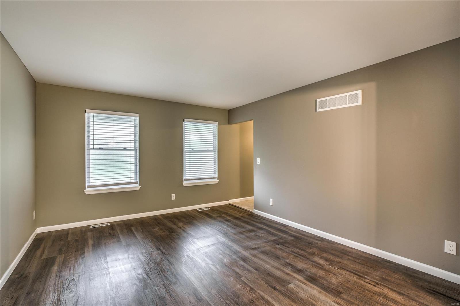 Country Lake Estate - Residential