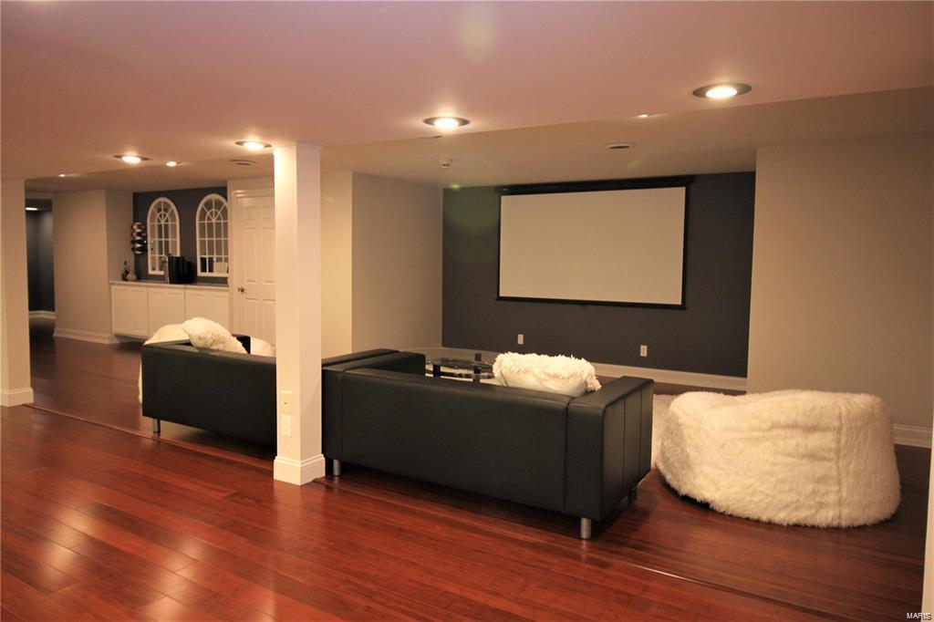 Meadowbrook Country Club Estates - Residential