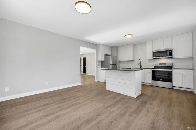 Defiance, Missouri 63341, United States, 2 Bedrooms Bedrooms, ,1 BathroomBathrooms,Residential,Pending,5924