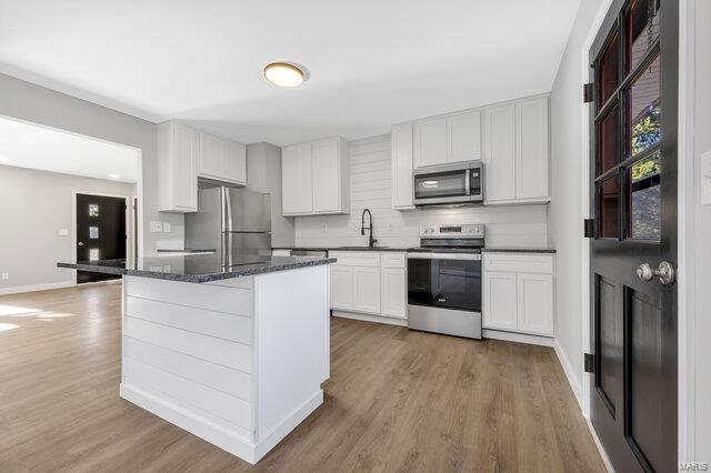 Defiance, Missouri 63341, United States, 2 Bedrooms Bedrooms, ,1 BathroomBathrooms,Residential,Pending,5924