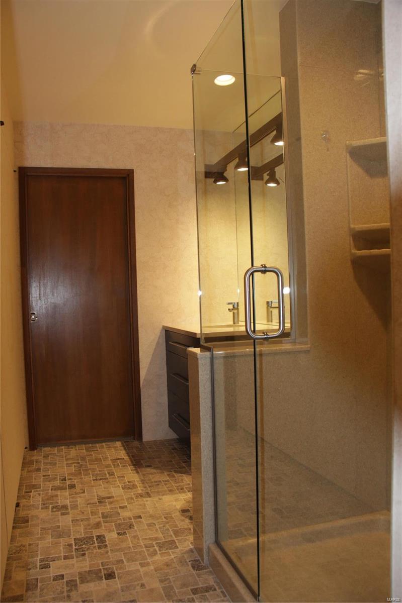 Sugar Creek Manor - Residential