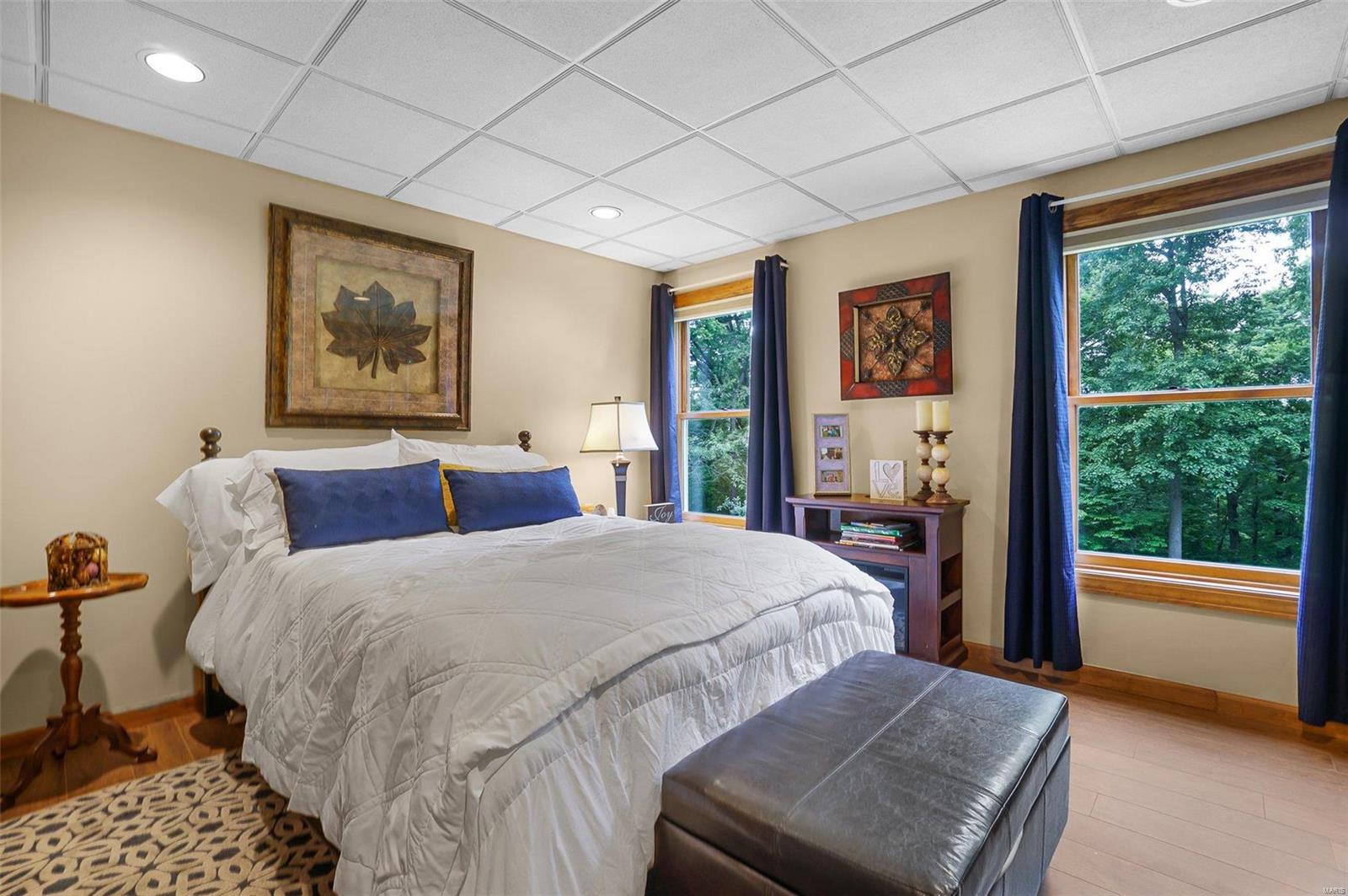 Carverview Manor - Residential