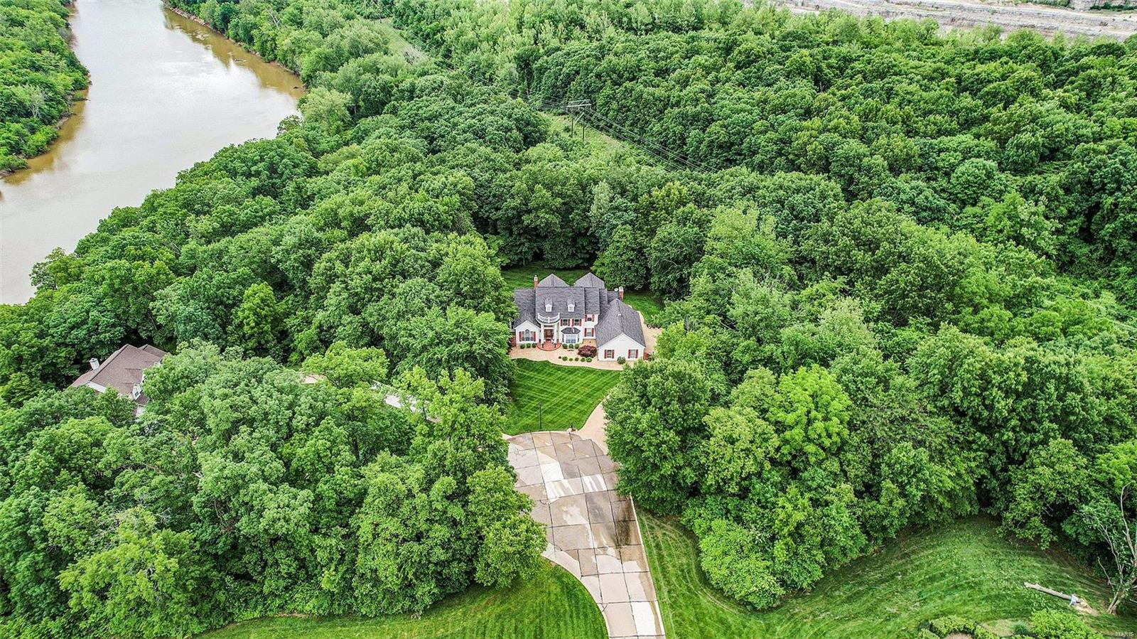 Carverview Manor - Residential