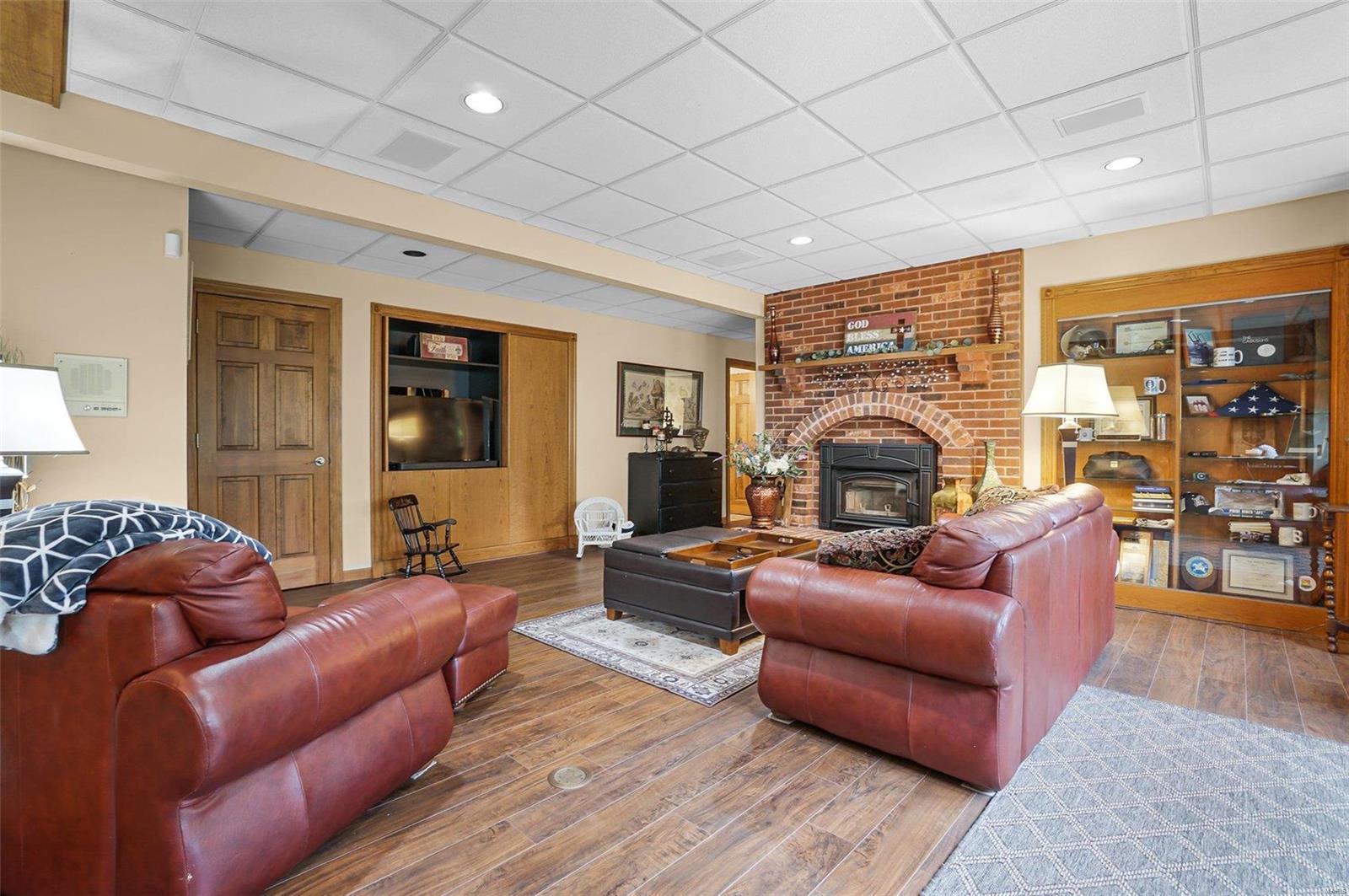 Carverview Manor - Residential