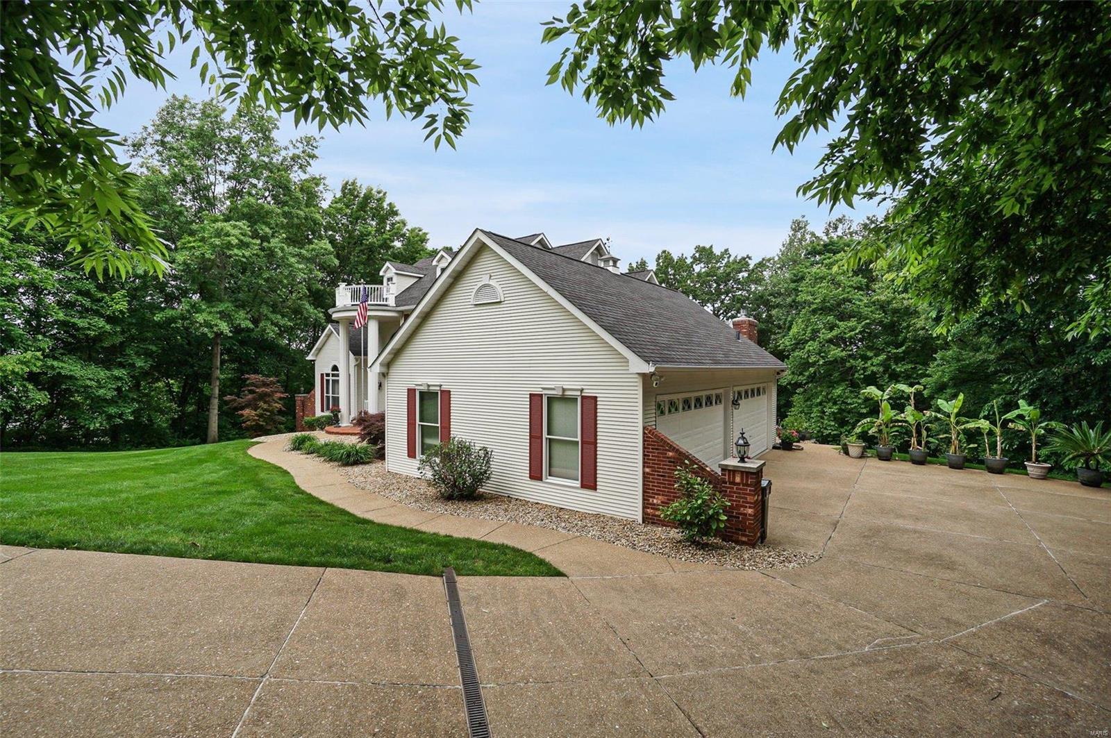 Carverview Manor - Residential