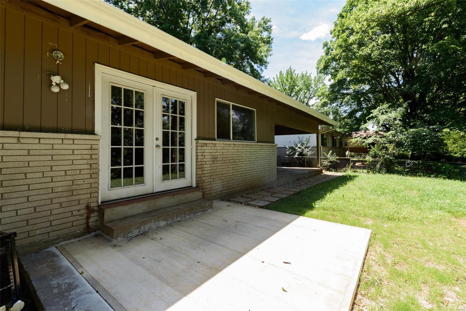 Hathaway Manor 16 - Residential