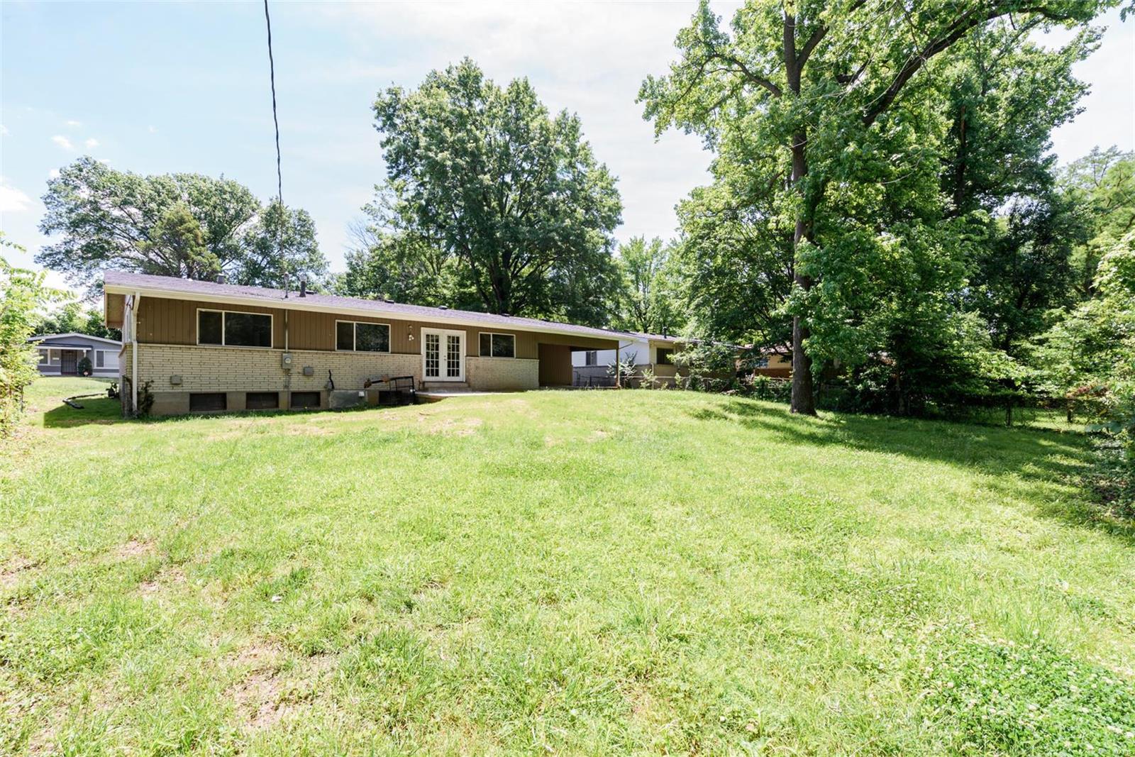 Hathaway Manor 16 - Residential