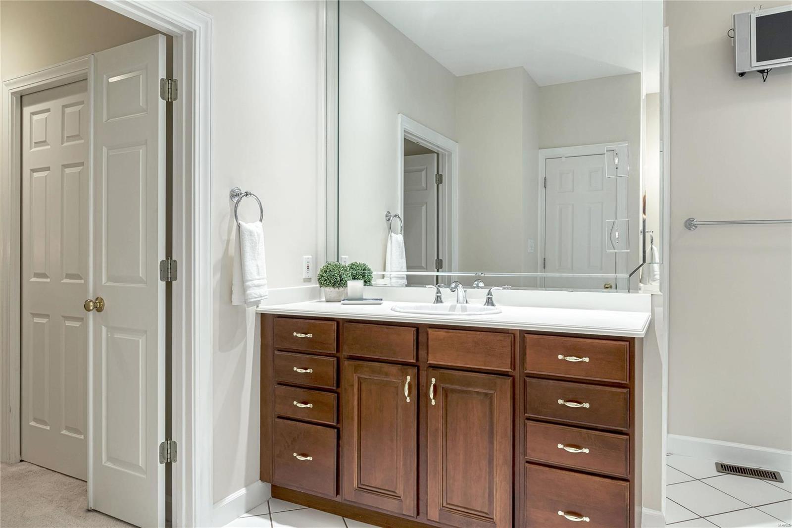 Manderleigh Of Town & Country One - Residential