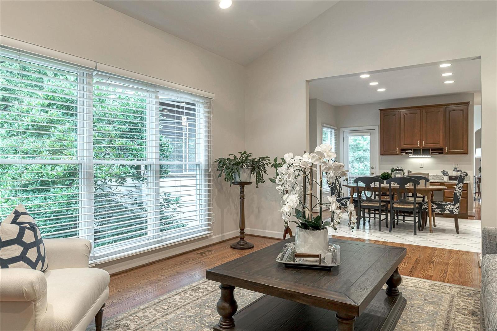 Manderleigh Of Town & Country One - Residential