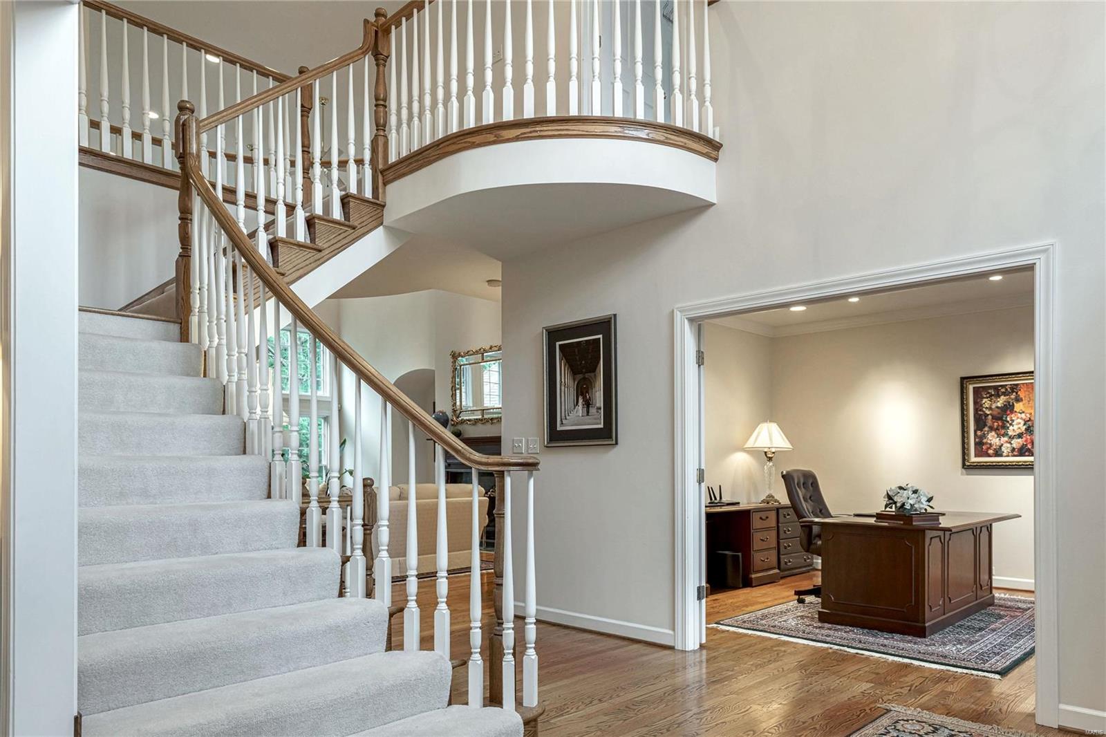 Manderleigh Of Town & Country One - Residential