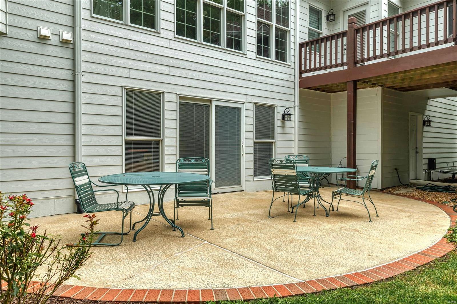 Manderleigh Of Town & Country One - Residential