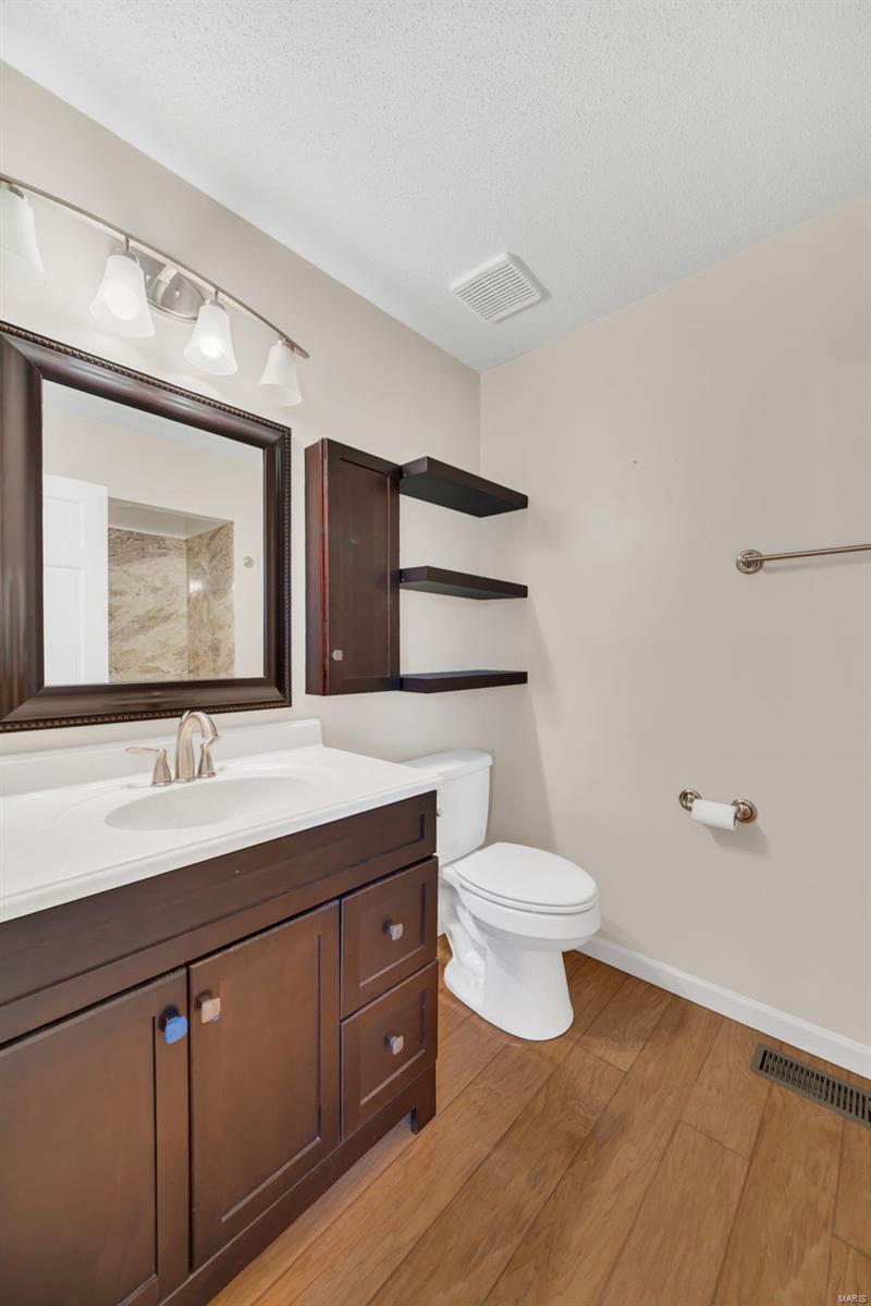 Troy, Missouri 63379, United States, 3 Bedrooms Bedrooms, ,3 BathroomsBathrooms,Residential,Pending,112316