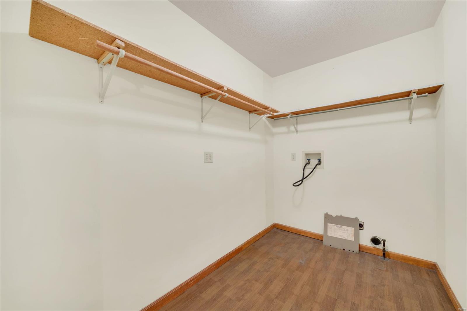 Troy, Missouri 63379, United States, 3 Bedrooms Bedrooms, ,3 BathroomsBathrooms,Residential,Pending,112316