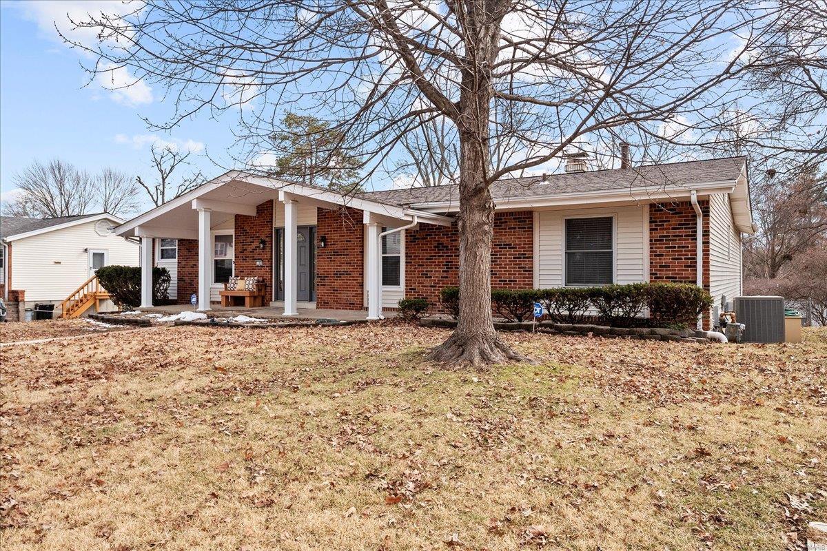 St Louis, Missouri 63146, United States, 4 Bedrooms Bedrooms, ,3 BathroomsBathrooms,Residential,Pending,543