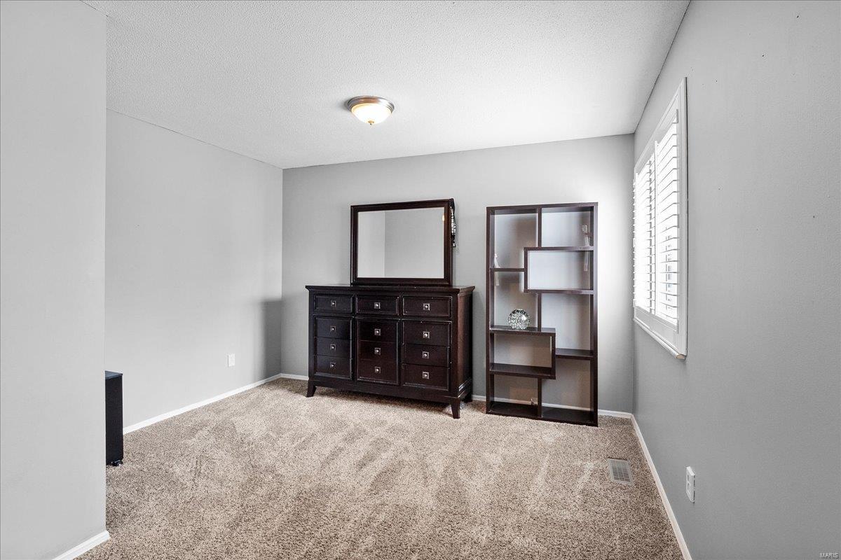 St Louis, Missouri 63146, United States, 4 Bedrooms Bedrooms, ,3 BathroomsBathrooms,Residential,Pending,543