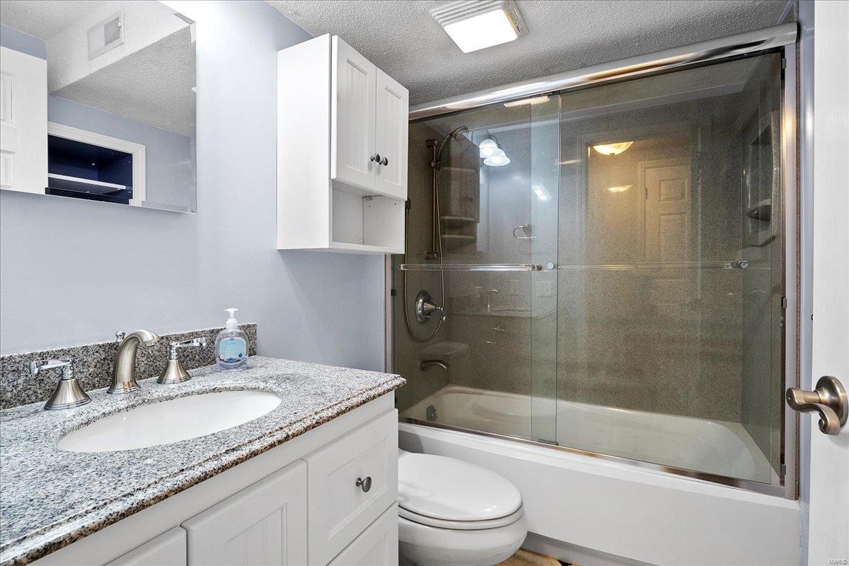 St Louis, Missouri 63146, United States, 4 Bedrooms Bedrooms, ,3 BathroomsBathrooms,Residential,Pending,543