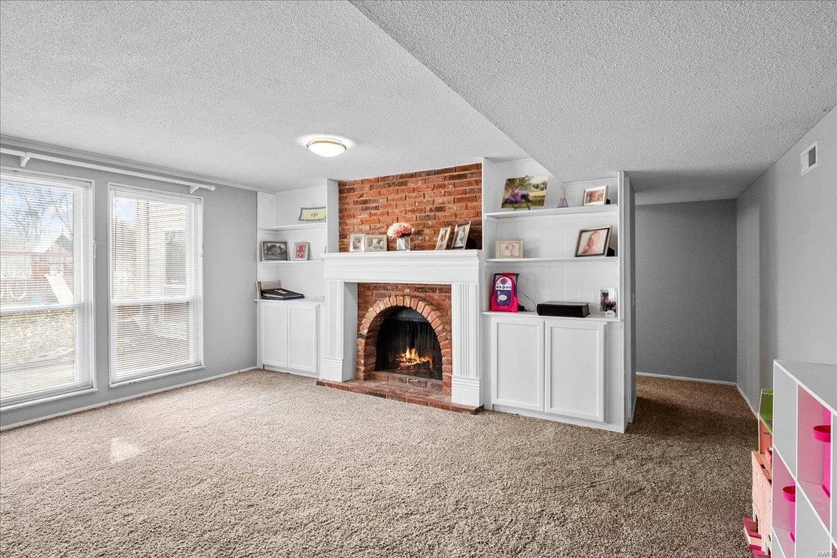 St Louis, Missouri 63146, United States, 4 Bedrooms Bedrooms, ,3 BathroomsBathrooms,Residential,Pending,543