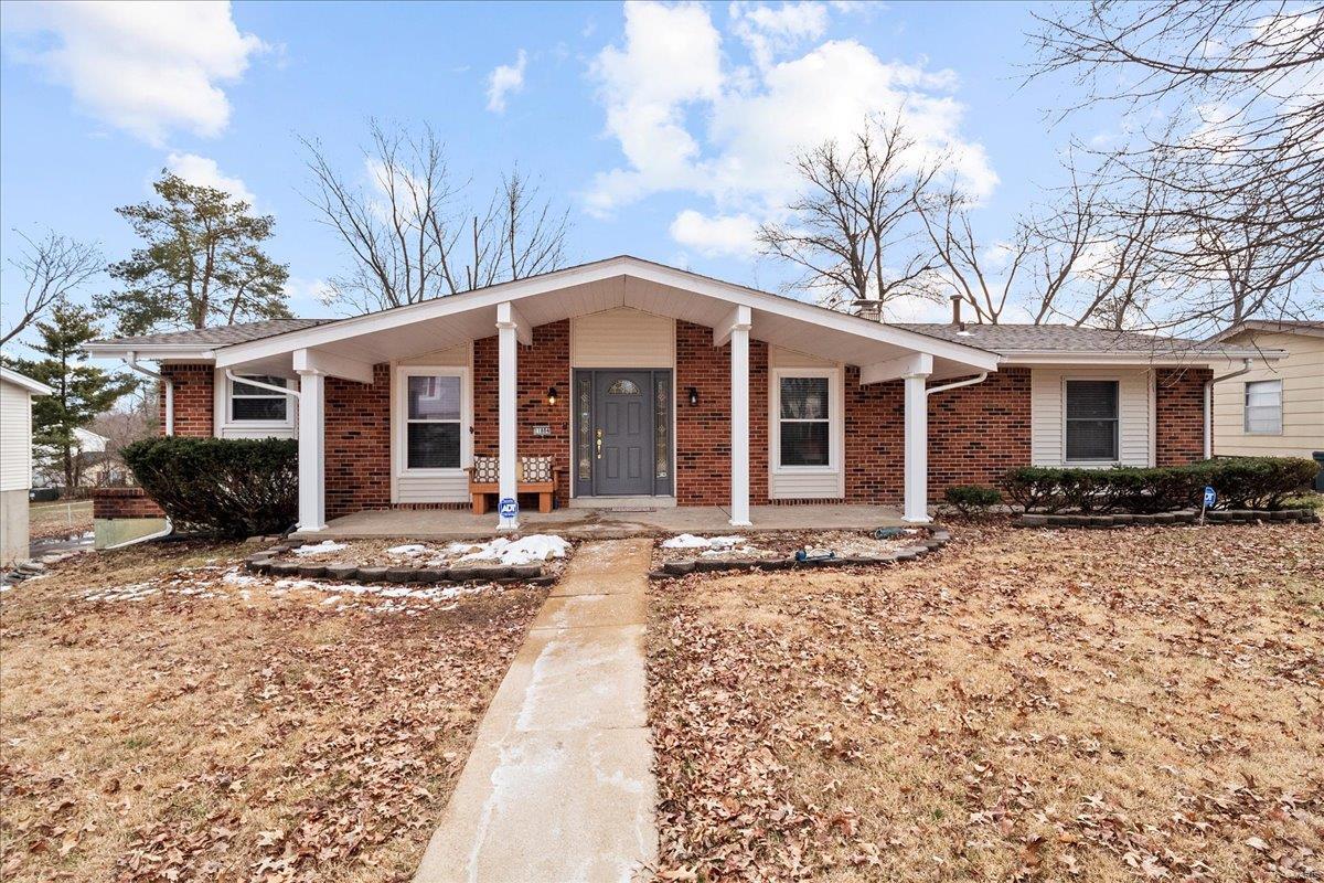 St Louis, Missouri 63146, United States, 4 Bedrooms Bedrooms, ,3 BathroomsBathrooms,Residential,Pending,543