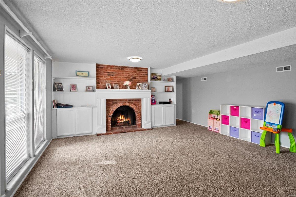 St Louis, Missouri 63146, United States, 4 Bedrooms Bedrooms, ,3 BathroomsBathrooms,Residential,Pending,543