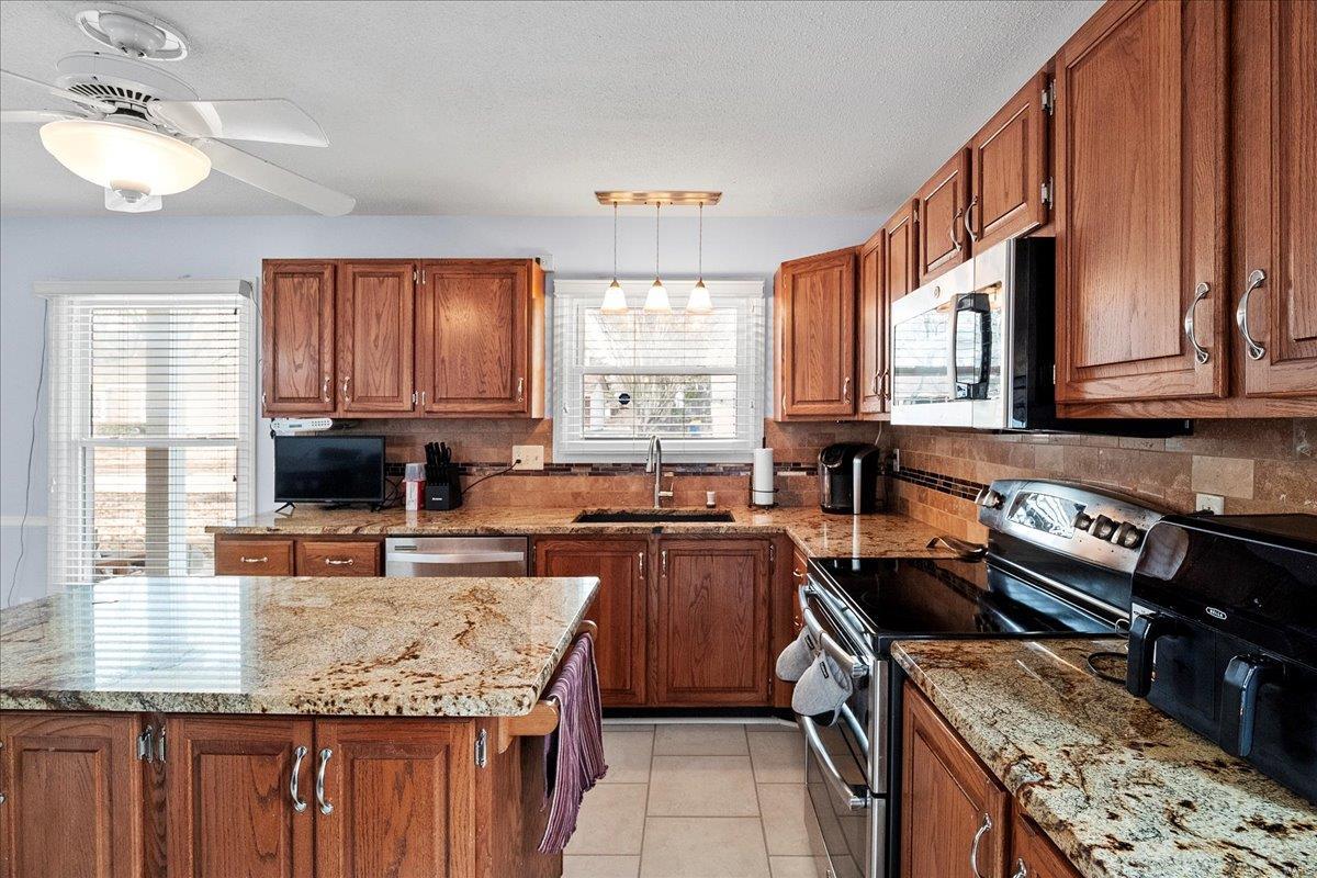 St Louis, Missouri 63146, United States, 4 Bedrooms Bedrooms, ,3 BathroomsBathrooms,Residential,Pending,543