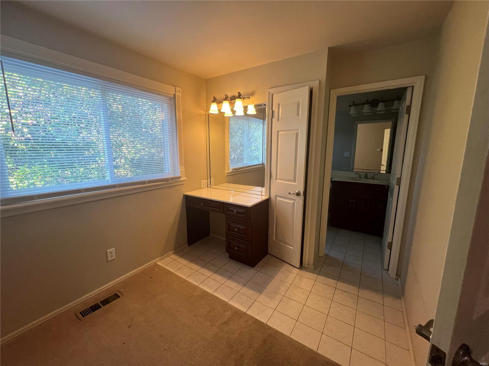 Mason Manor 4 - Residential Lease