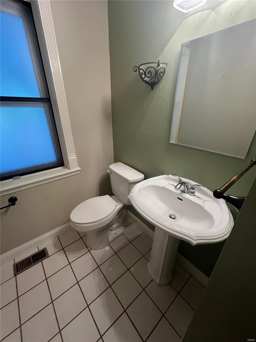 Mason Manor 4 - Residential Lease