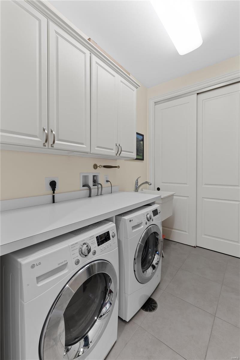 Crescent Condo - Residential