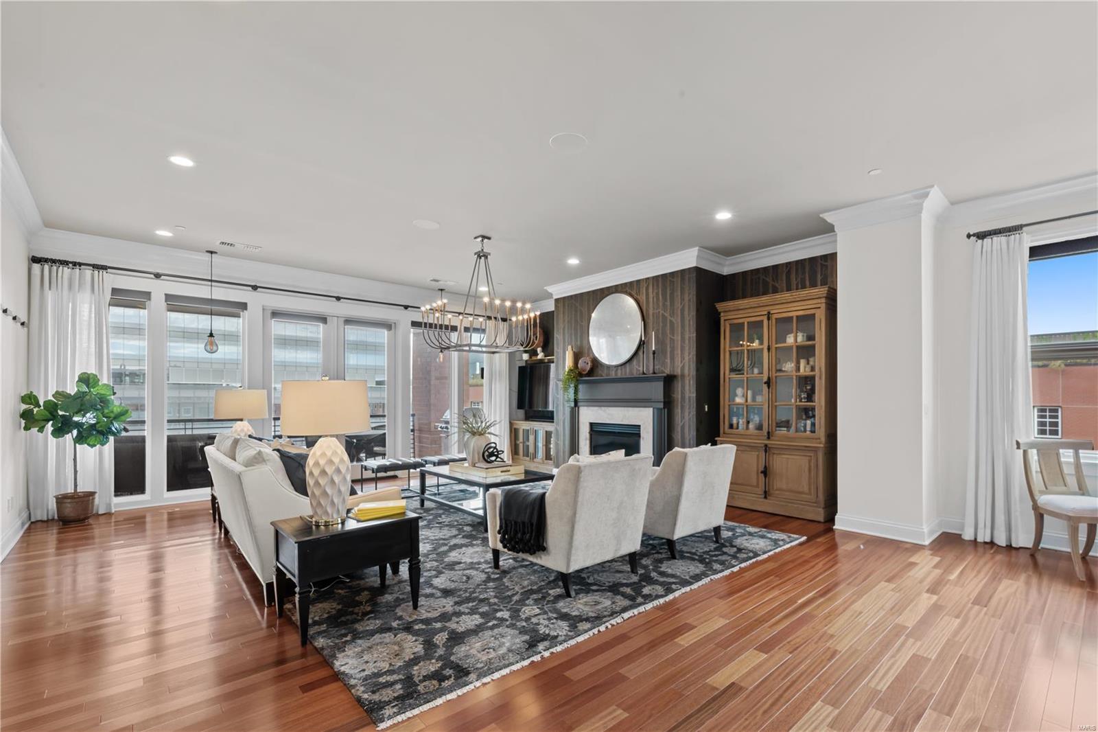 Crescent Condo - Residential