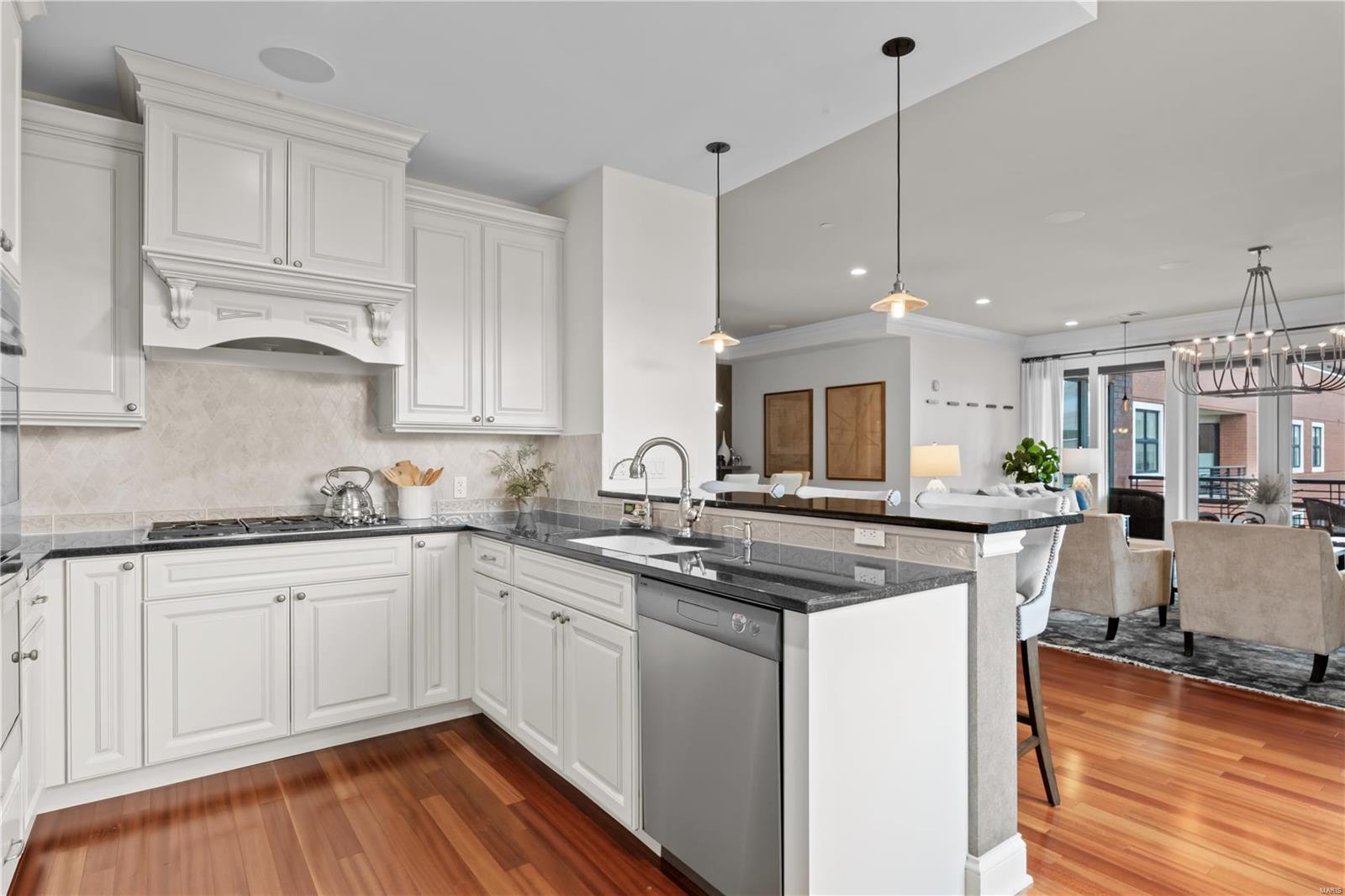 Crescent Condo - Residential