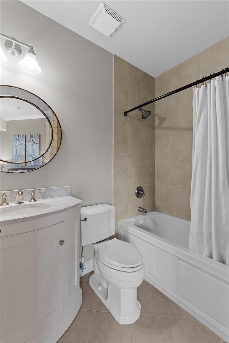 Crescent Condo - Residential