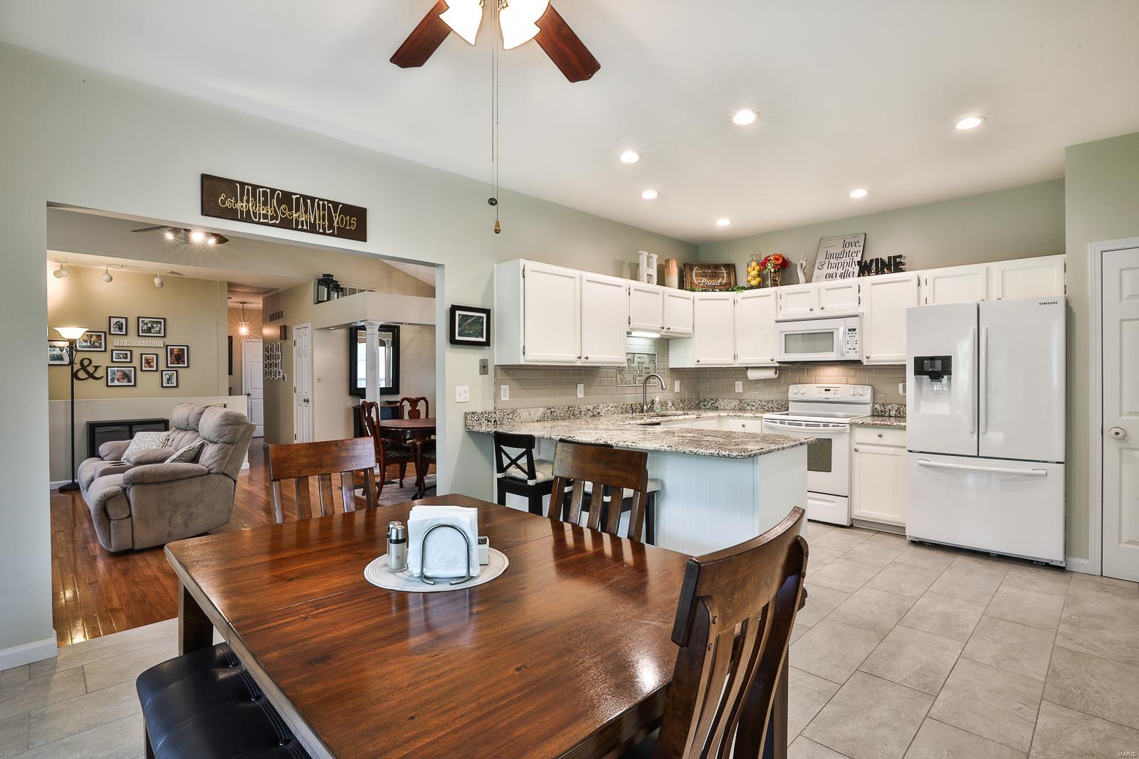 Royal Point 1 - Residential