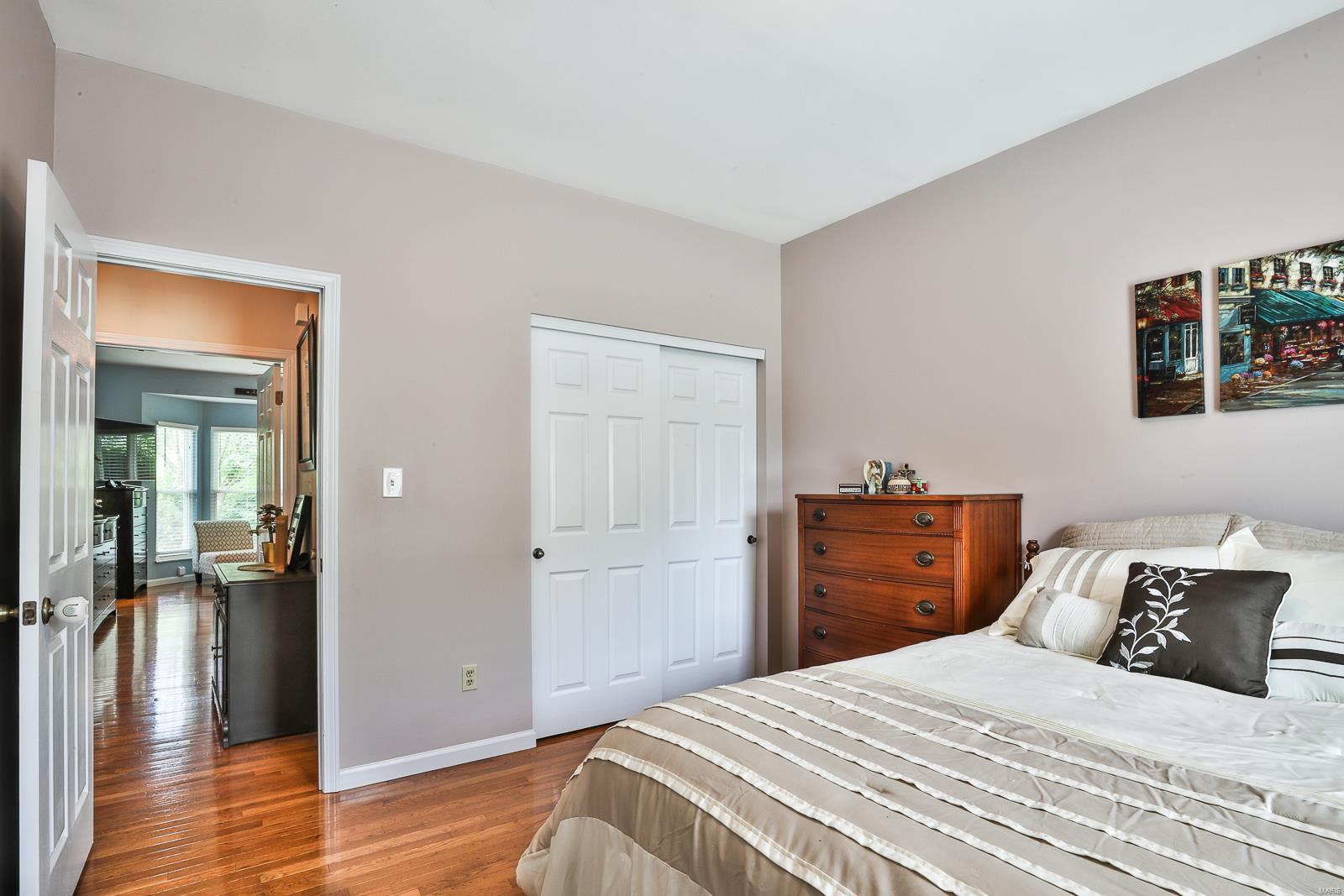Royal Point 1 - Residential