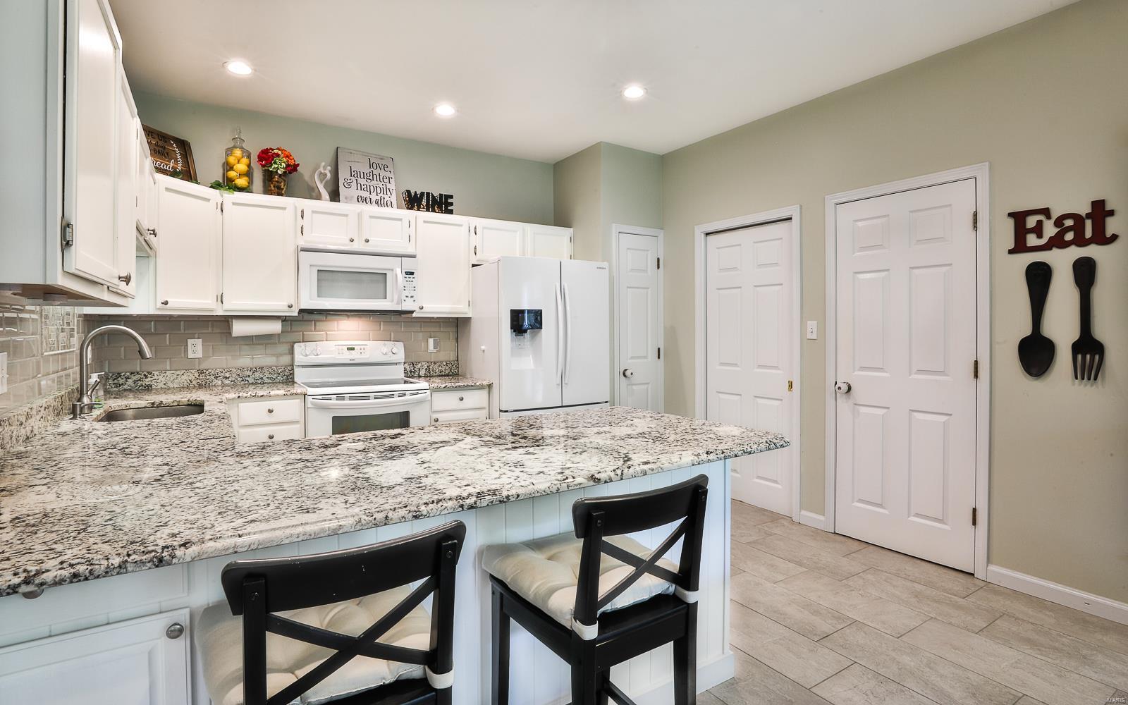 Royal Point 1 - Residential