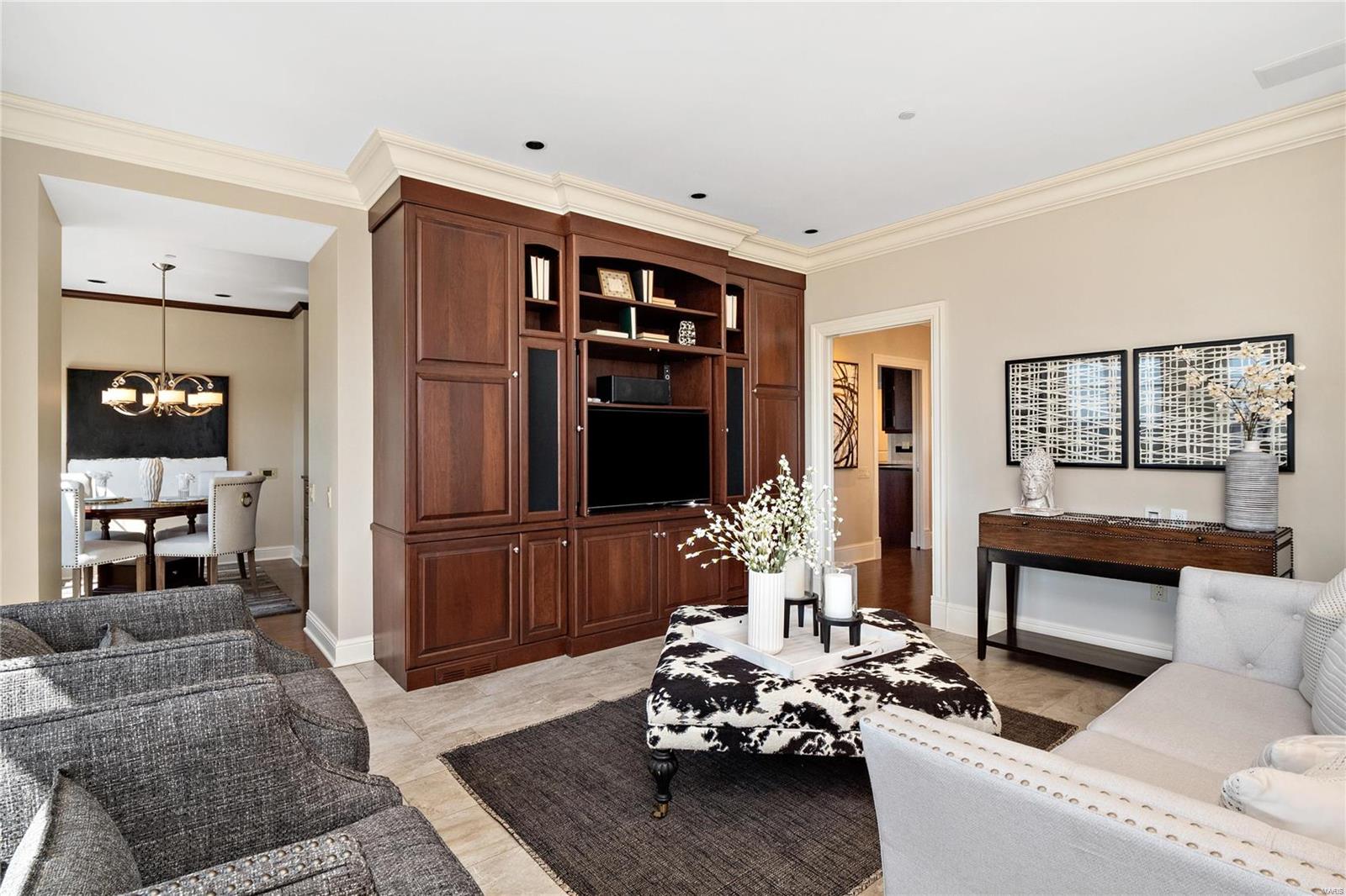 Plaza In Clayton A Condo The - Residential