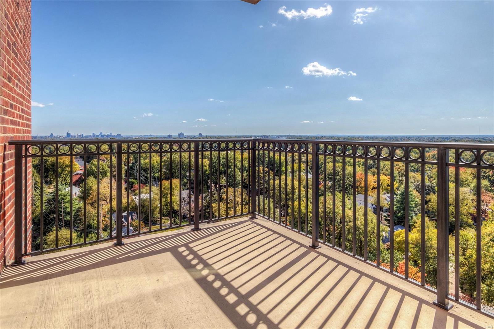 Plaza In Clayton A Condo The - Residential