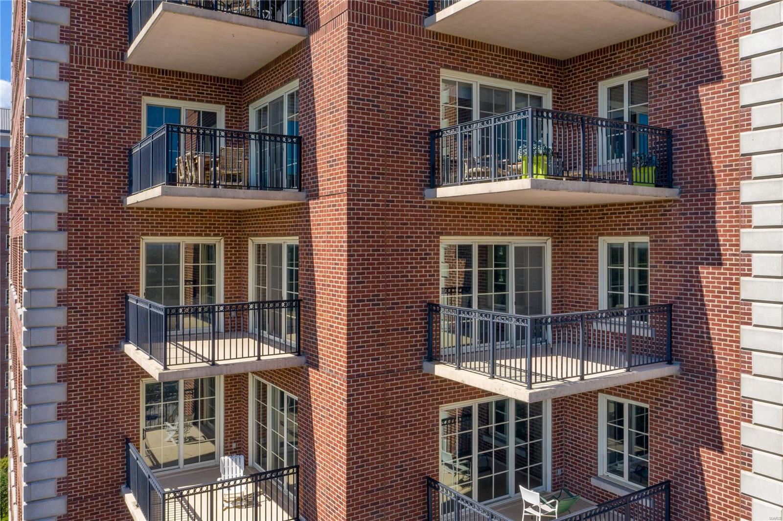 Plaza In Clayton A Condo The - Residential