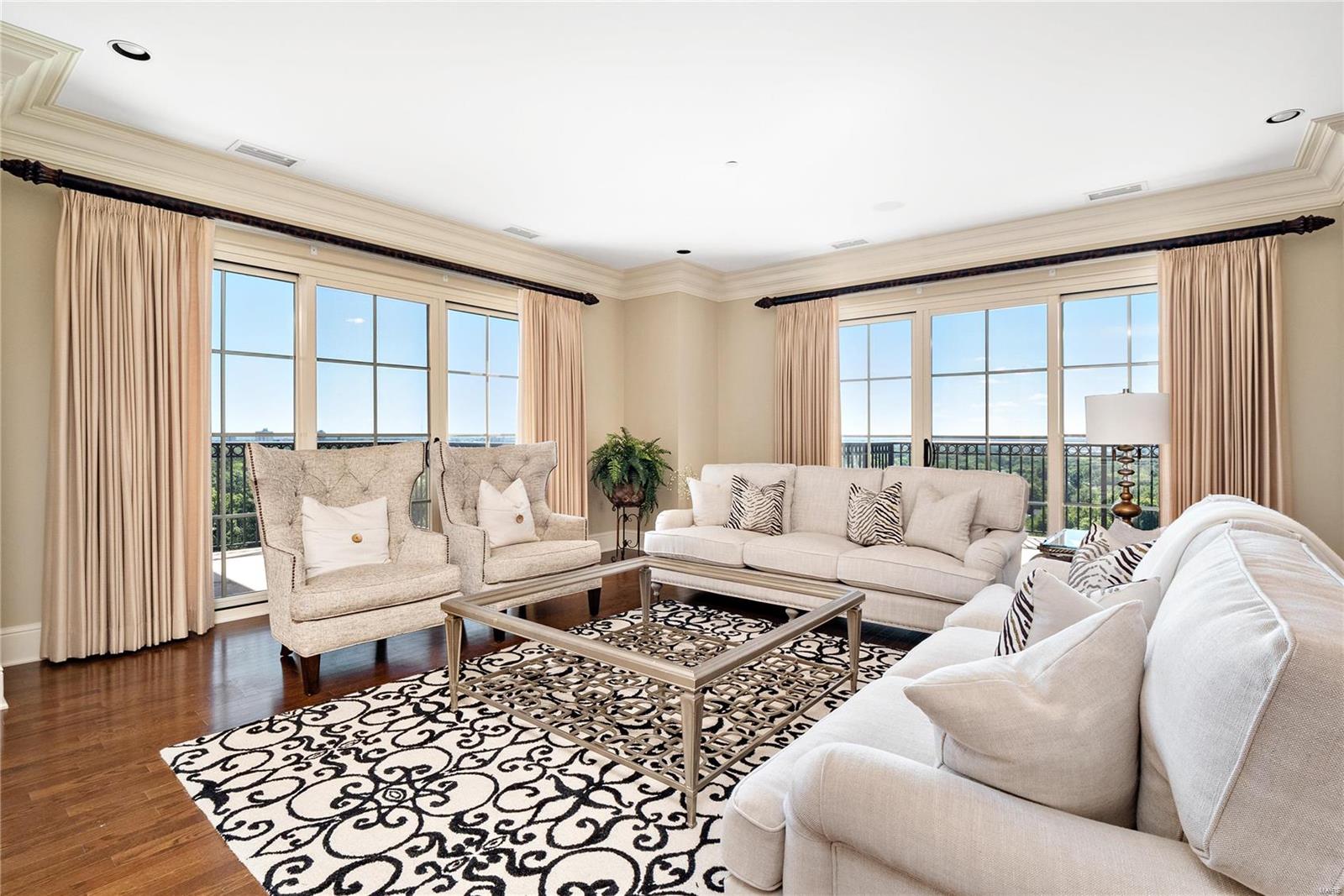 Plaza In Clayton A Condo The - Residential