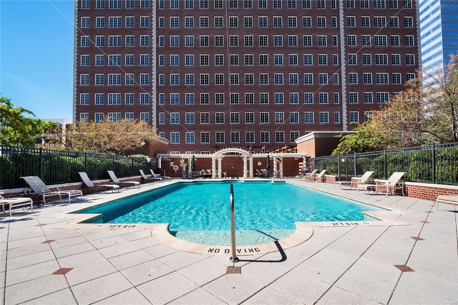 Plaza In Clayton A Condo The - Residential