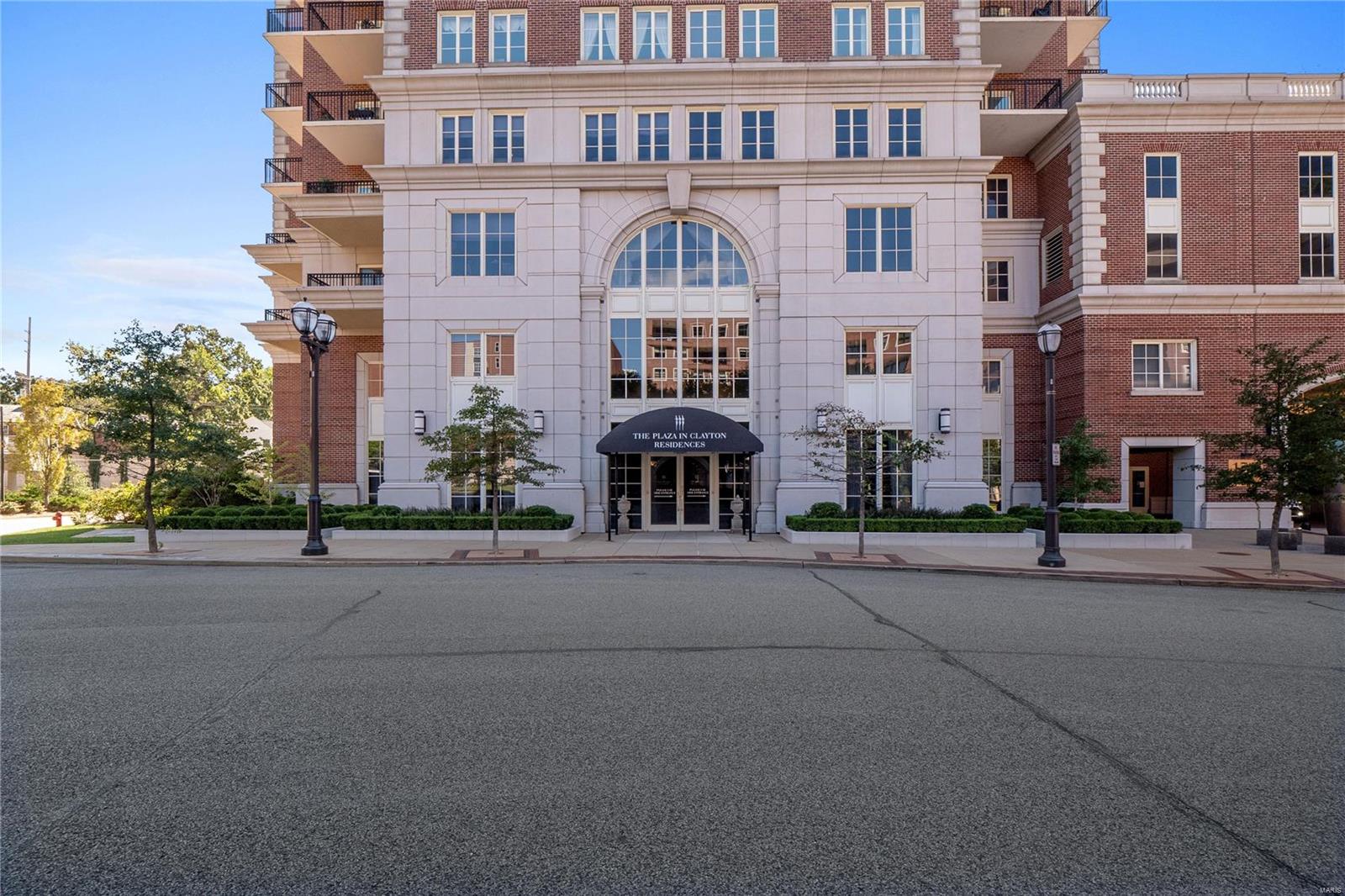 Plaza In Clayton A Condo The - Residential