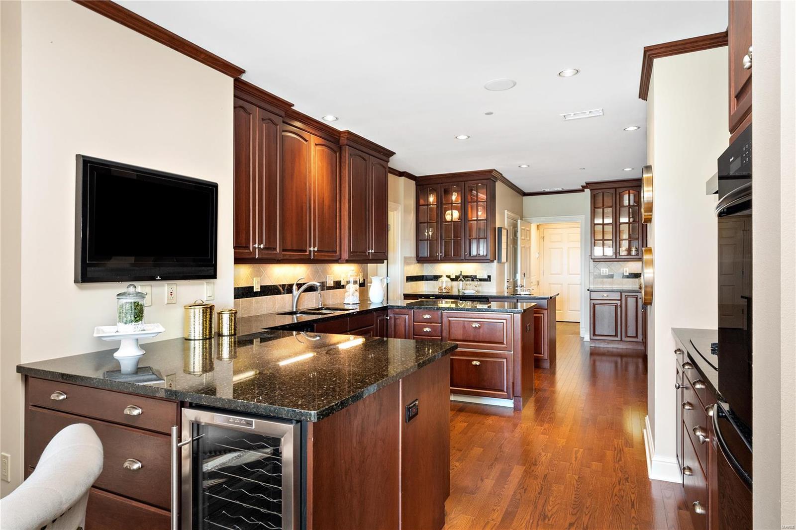 Plaza In Clayton A Condo The - Residential