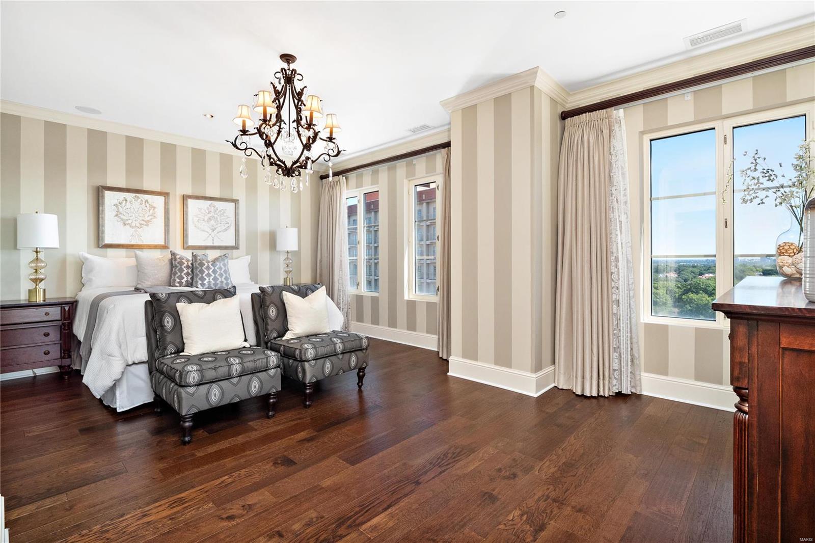 Plaza In Clayton A Condo The - Residential