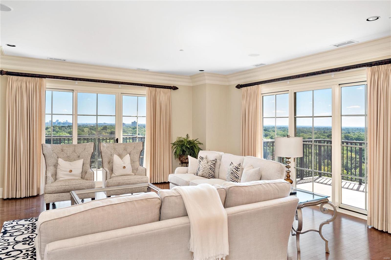 Plaza In Clayton A Condo The - Residential