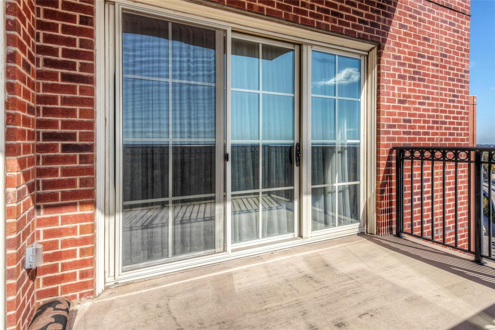 Plaza In Clayton A Condo The - Residential