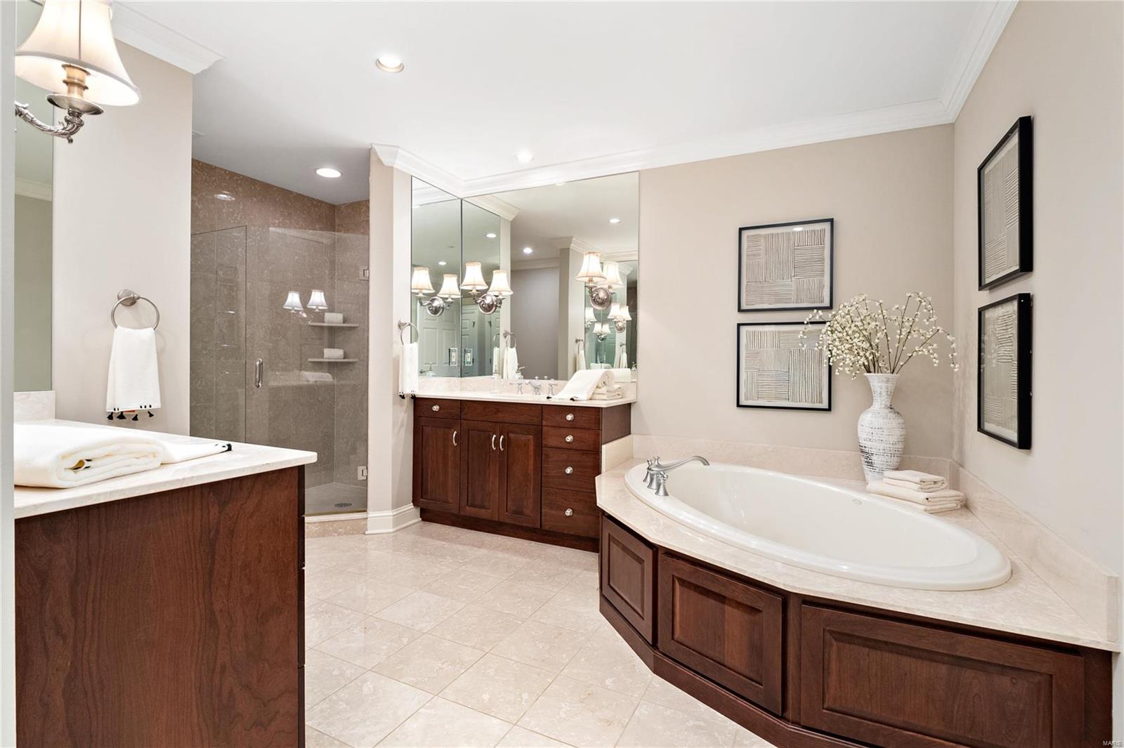 Plaza In Clayton A Condo The - Residential