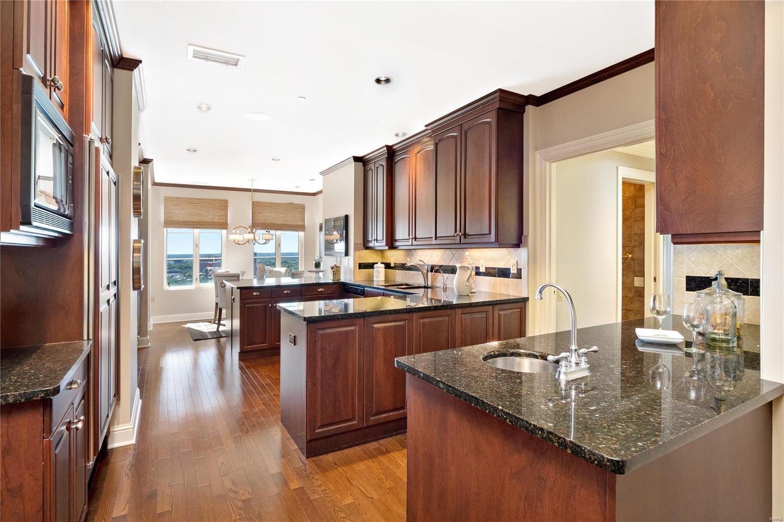 Plaza In Clayton A Condo The - Residential