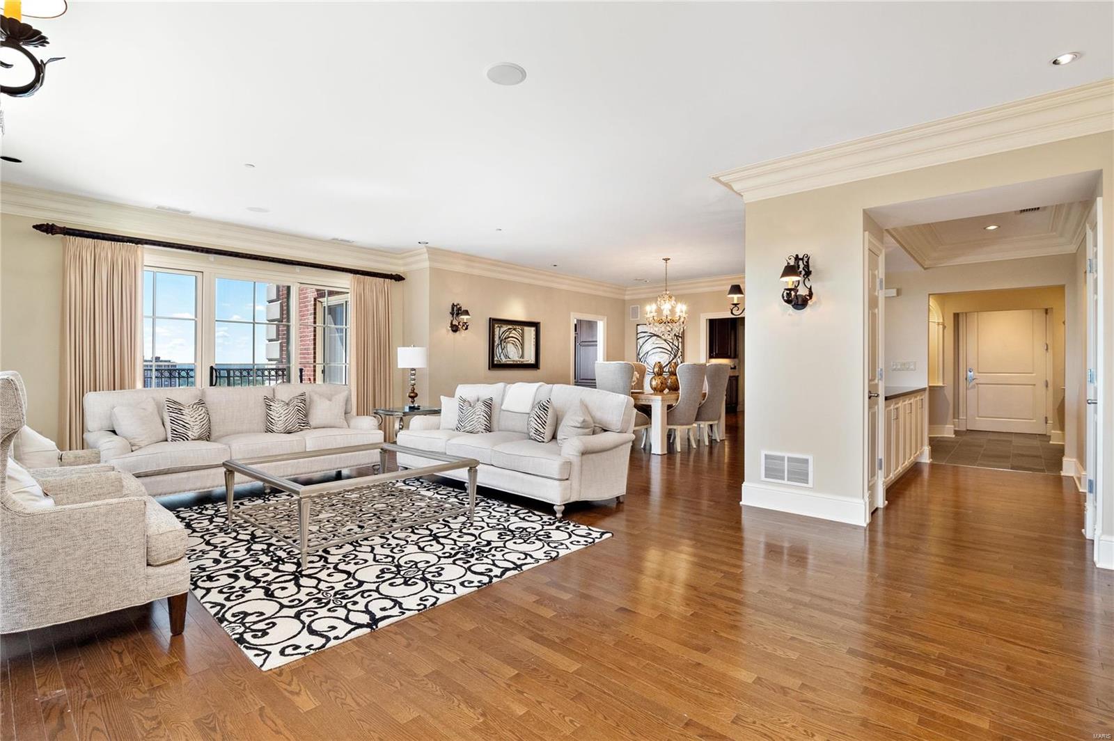 Plaza In Clayton A Condo The - Residential