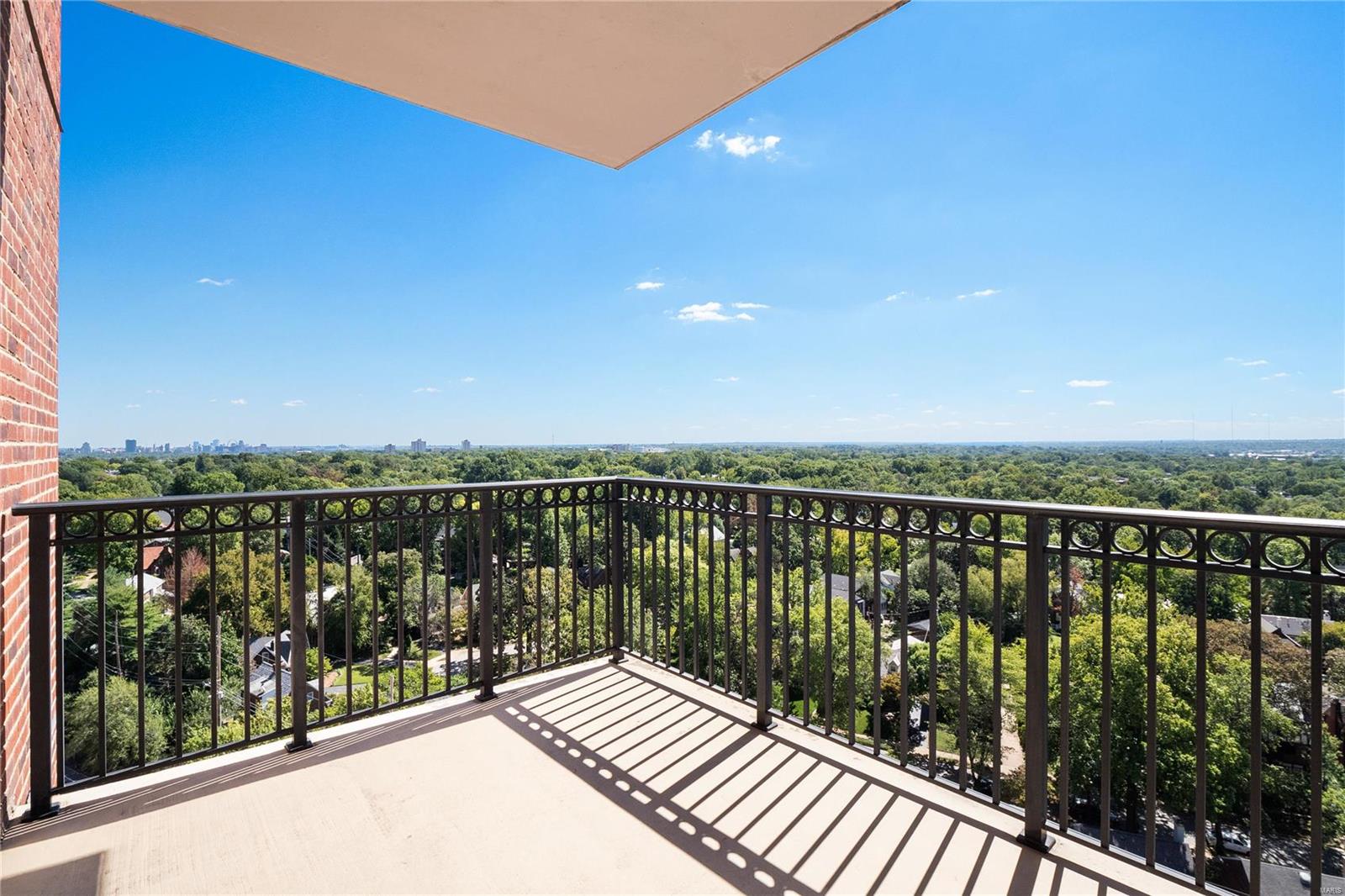 Plaza In Clayton A Condo The - Residential