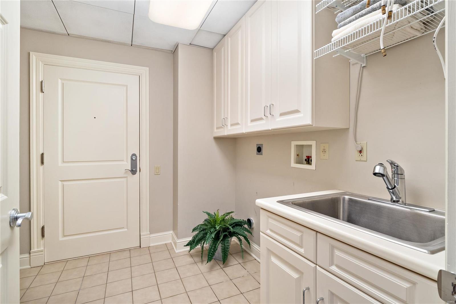 Plaza In Clayton A Condo The - Residential